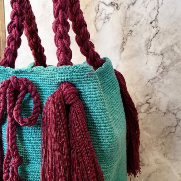 Wayuu handmade bag with large tassel solid colors mochila cyan violet - Picture 4 of 5